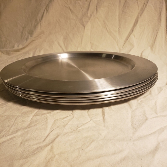 Bed Bath & Beyond Dining Nwt Set Of 5 Stainless Steel Charger